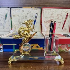 Ống đựng bút pha lê - Món quà biểu tượng cho quyền lực và trí tuệ